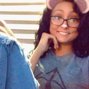 Meet your Posher, Alyssa